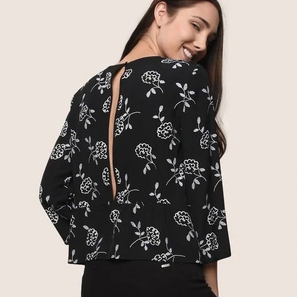 A|X Armani Exchange DEEP KEYHOLE-BACK BLOUSE - Picture 5 of 15